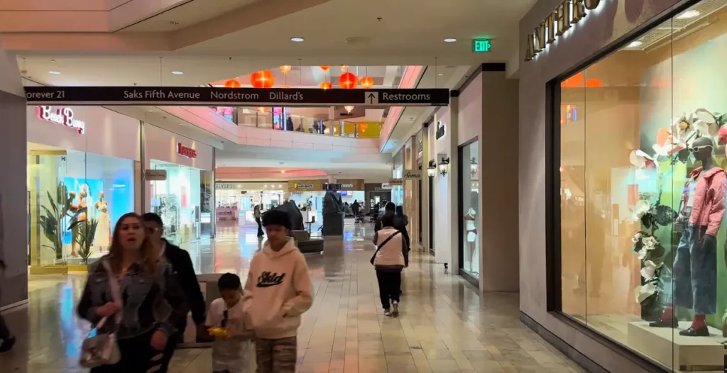 fashion-show-mall-view-1024x526