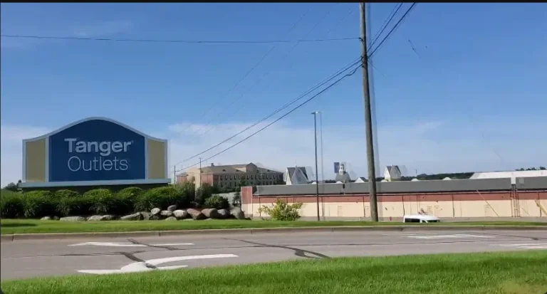 tanger-outlets-howell