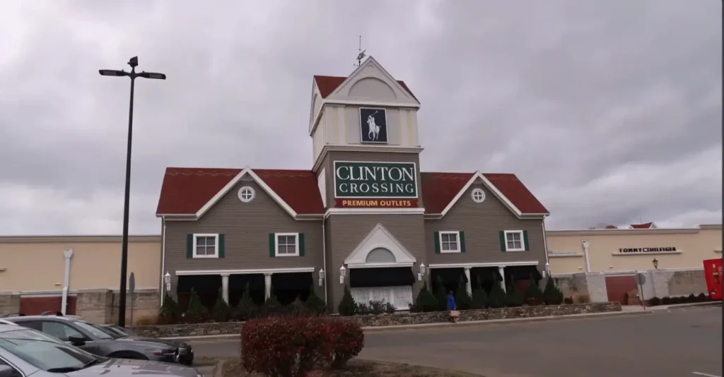 clinton crossing premium outlets