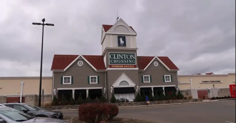 clinton crossing premium outlets
