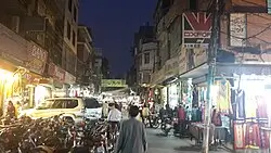 Inside_view_of_anarkali_bazar